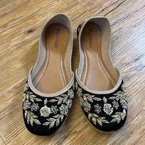 Fuchsia Women’s Ballet Flats Black/Gold ~10.5” Long (Fits Like Size 7.5-8)